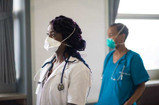 #中国经济网#“我们都生活在同一片着了火的森林里”，马云向非洲54国捐赠600万只口罩及防疫物资