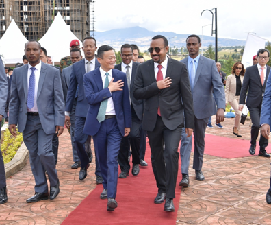 #中国经济网#“我们都生活在同一片着了火的森林里”，马云向非洲54国捐赠600万只口罩及防疫物资