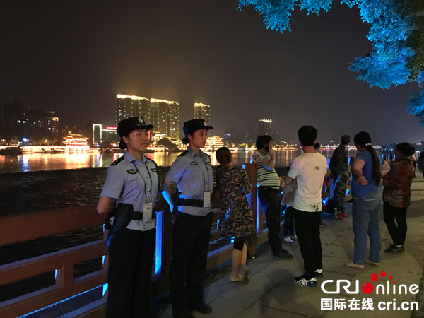 图片默认标题_fororder_安保现场。摄影：刘冉