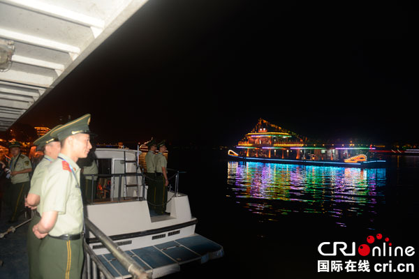 图片默认标题_fororder_1安保现场。摄影：刘冉