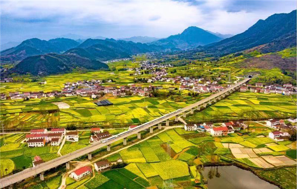 2021中国最美油菜花海汉中旅游文化节推介发布会在西安举行