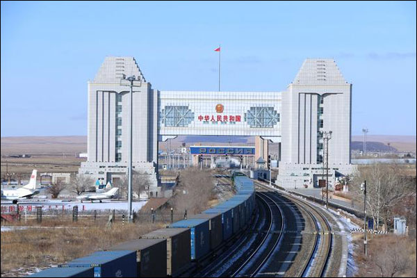 ขบวนรถไฟจีน-ยุโรปผ่านช่องทางตะวันออกเกินกว่า 10,000 ขบวน_fororder_20210228zobl1