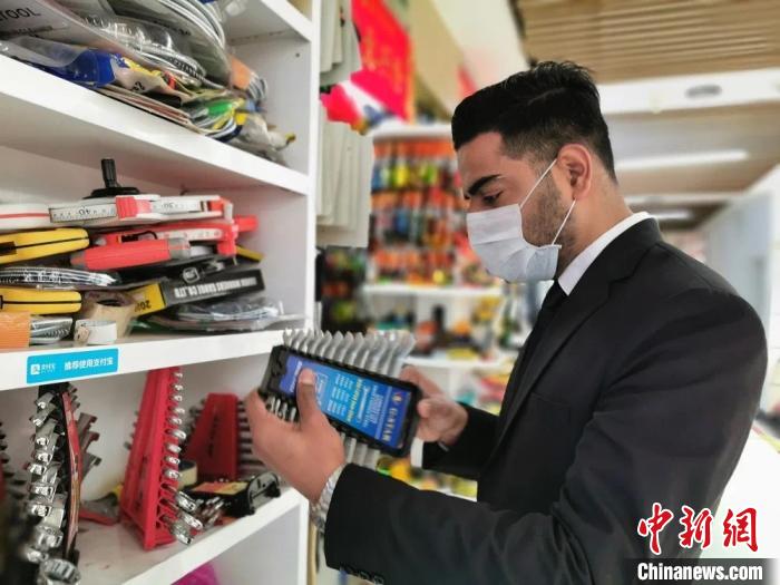 【中新网】41个国家和地区245名外商乘包机赴义乌“淘”货