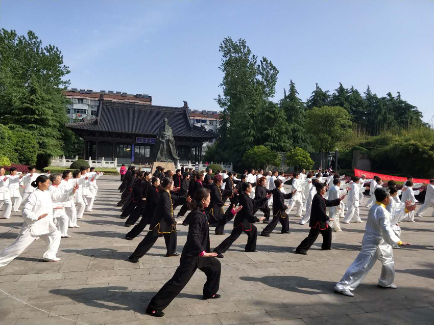 （供稿 文体列表 chinanews带图列表 移动版）泰州海陵武术协会举办《我爱我的祖国》活动