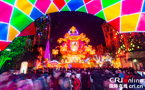 图片默认标题_fororder_自贡国际恐龙灯会预展现场（摄影-廖志全）-(3)