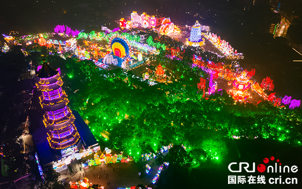 图片默认标题_fororder_自贡国际恐龙灯会预展现场（摄影-廖志全）-(7)