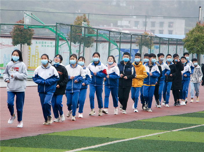 紫云多措并举保障初三高三年级学生开学复课