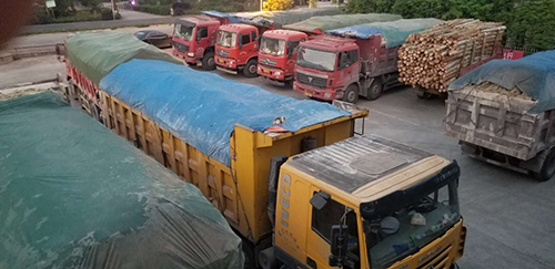 图片默认标题_fororder_查处的超限超载货车