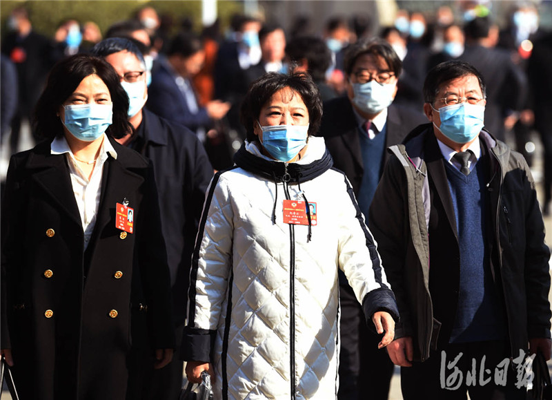 【聚焦2021河北两会】河北省政协十二届四次会议在石家庄开幕_fororder_04