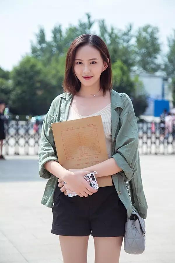 浙传报到日 鲜肉美女云集！(组图)