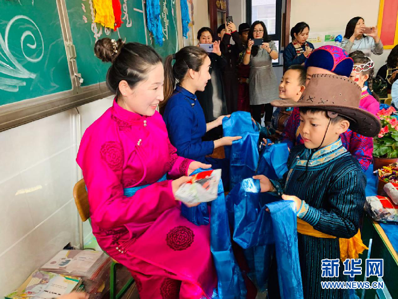 内蒙古：传承优秀民族文化 上好“开学第一课”