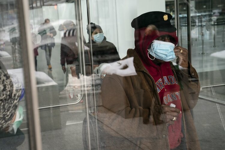环球深观察丨变异病毒虎视耽耽，美国专家认为抗疫未到“松劲”时