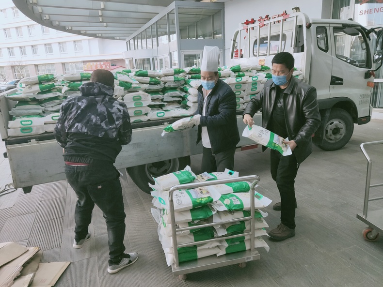 丹东农户向援鄂医护家属捐赠6万元有机大米
