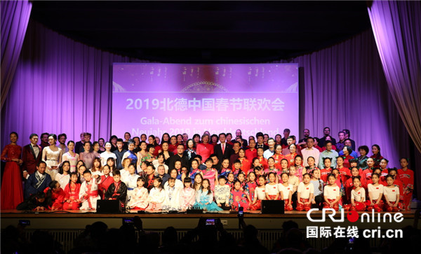 图片默认标题_fororder_4、春晚现场.JPG_副本