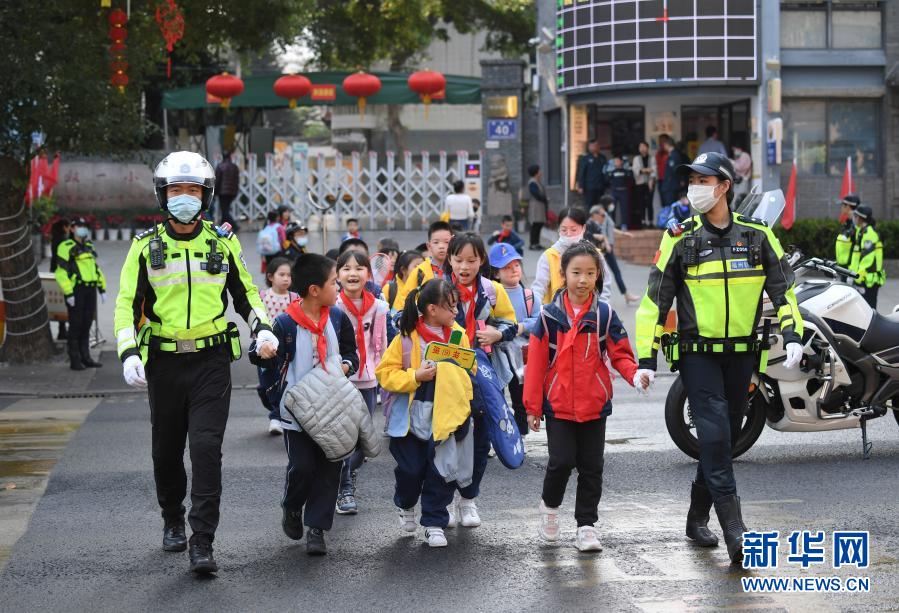 福建福州:为开学保驾护航