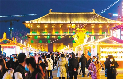 工地屡变“考古现场” 光影璀璨“越夜越美”  这个春节,西安热度了得