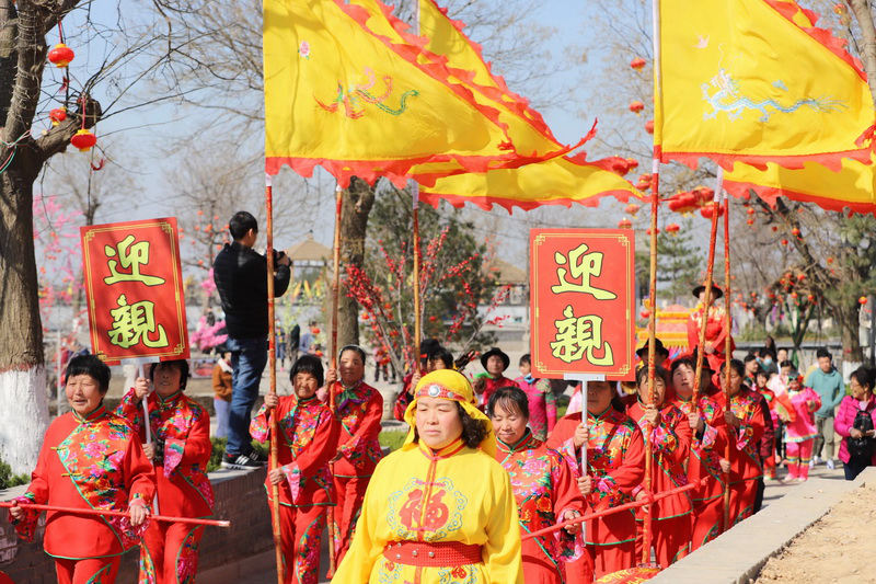 河南陕州：地坑院里传统民俗闹元宵