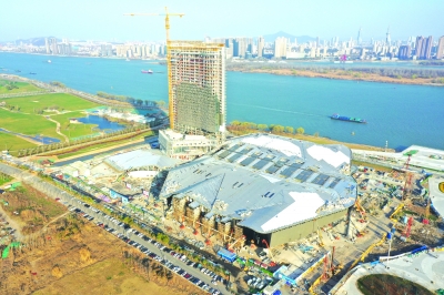 扬子江国际会议中心帆船造型初见端倪