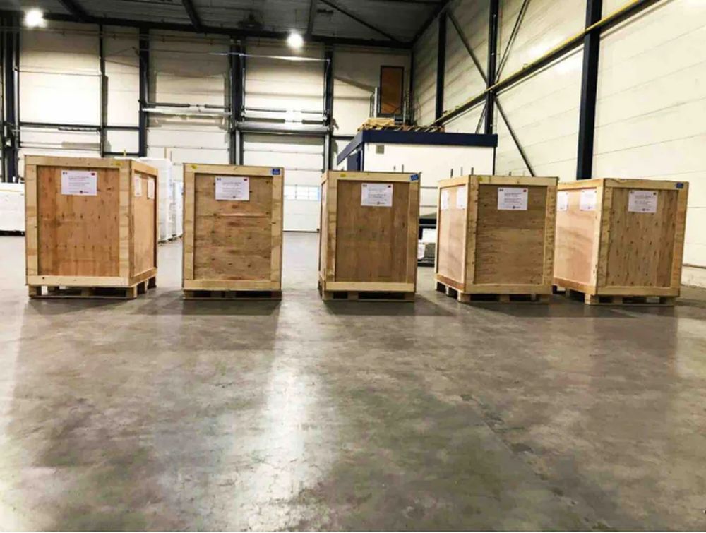 【新华社】这些感人的话，印在了中国捐助欧洲的抗疫物资上