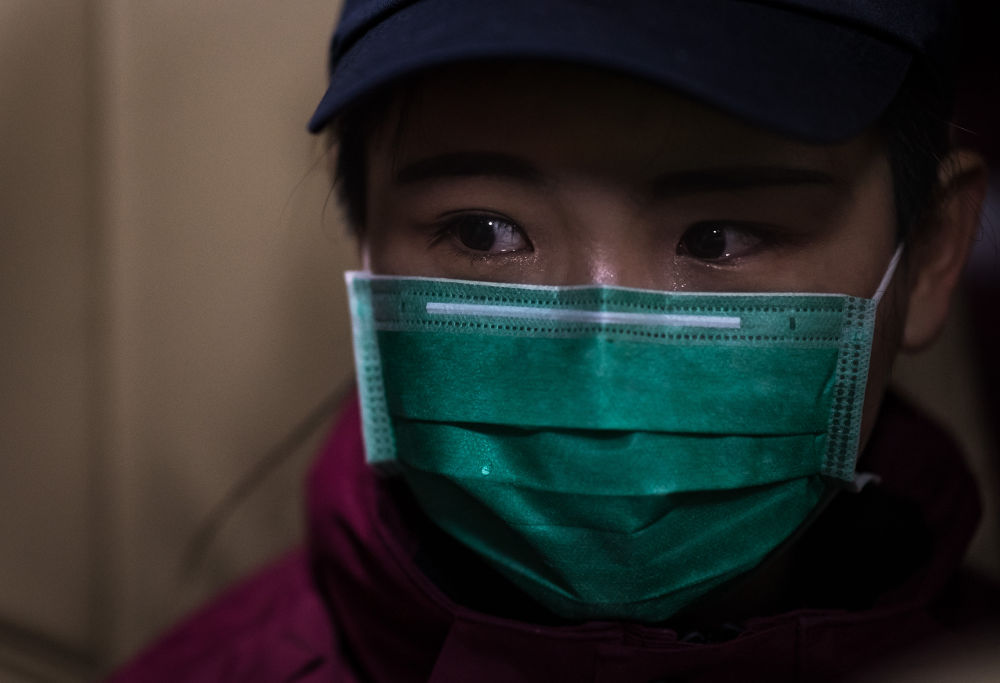 新华社：他们再次投身危重症救治一线