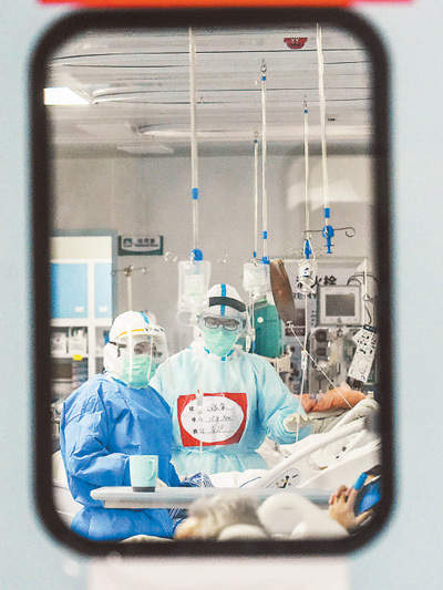 #人民日报#守护生命 全力救治重症患者（来自疫情防控一线的报道）