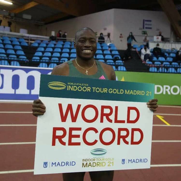 7.29秒！美国选手霍洛威打破男子60米栏世界纪录