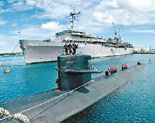 美军将潜艇支援舰全部部署关岛 港媒：主要针对中国