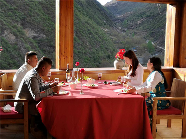 图片默认标题_fororder_优雅的就餐环境-摄影-李容兵