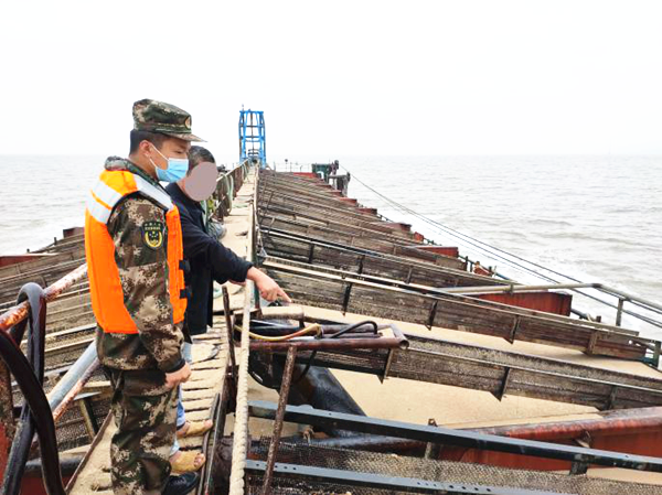 3月7日,福建宁德海警局在辖区海域一天内连续查获7起海上违法犯罪案件