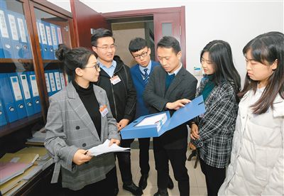 西安启动大学生到政府机关见习工作 117名大学生进部门实践