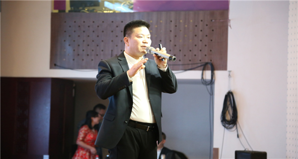 跃马扬鞭奔发展 天道常与追梦人 跃马扬鞭奔发展 天道常与追梦人