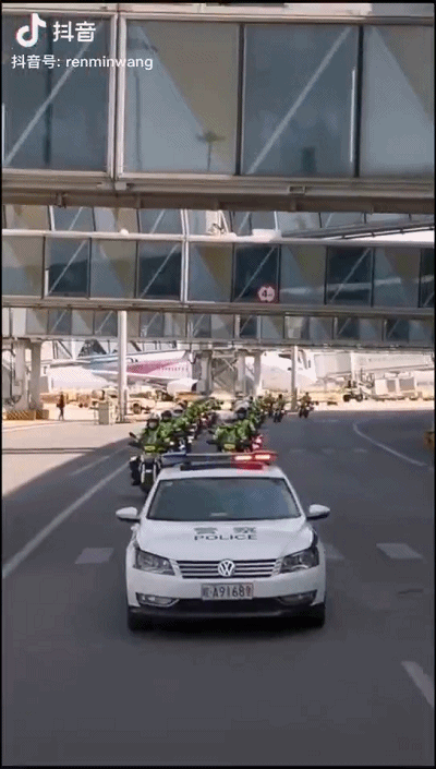 [中国军网]感动！返回时，支援湖北医疗队的这些画面刷屏了