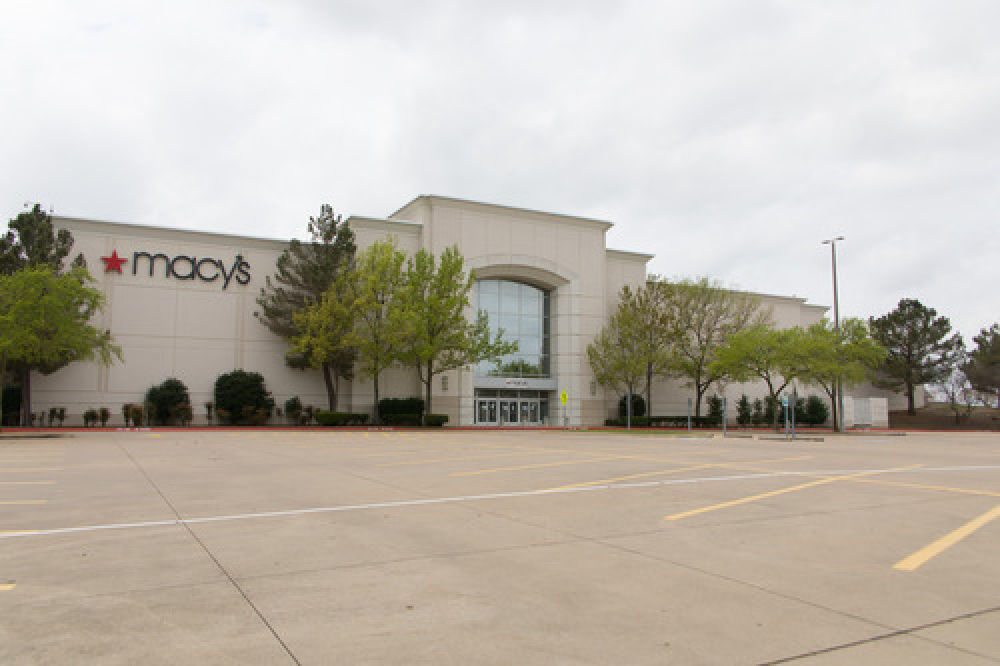 【新华社】全球热点丨美国确诊破万例，特朗普被抓包的这张小抄泄露“甩锅”意图