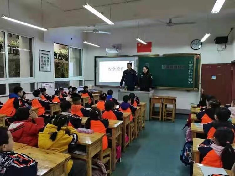 【B】开学季 重庆江北警方全力为校园安全护航