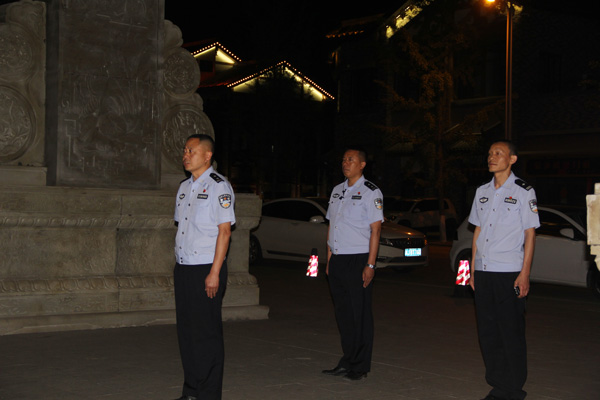 图片默认标题_fororder_河东新区公安分局局长-左1-摄影-陈洪磊