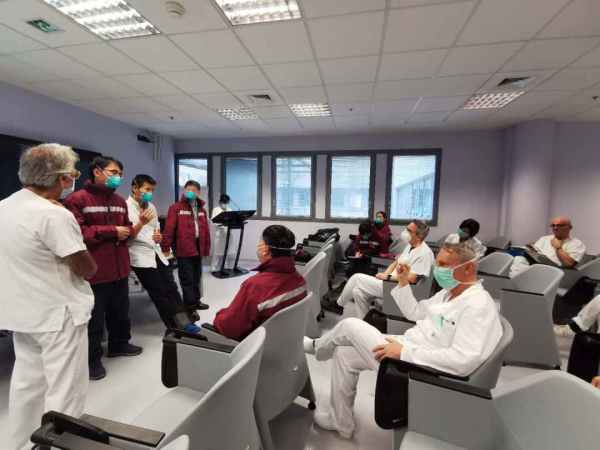 环球时报■中国专家深入意大利疫情“震中”贝加莫