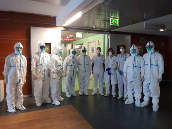 环球时报■中国专家深入意大利疫情“震中”贝加莫