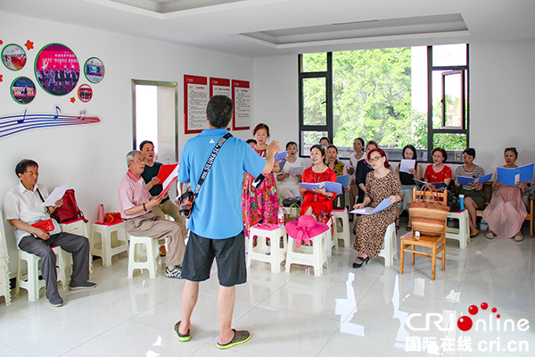 图片默认标题_fororder_磨子井社区合唱队志愿者活动（摄影-杨梦婧）