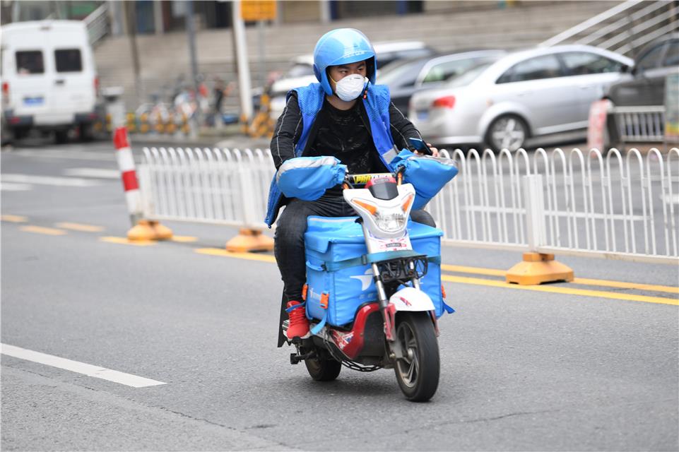 经济日报：武汉快递企业全面复工