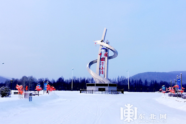 千树万树“雪花开”中国最冷小镇“一秒返冬”