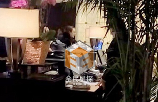 胡歌幽会富二代美女 疑似新恋情曝光(图)