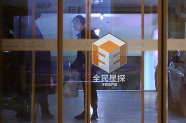 胡歌幽会富二代美女 疑似新恋情曝光(图)
