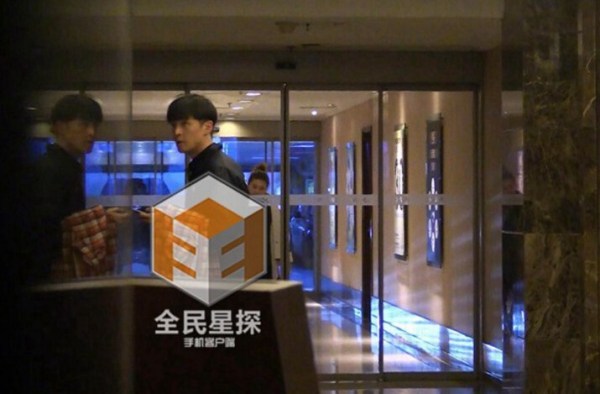 胡歌幽会富二代美女 疑似新恋情曝光(图)