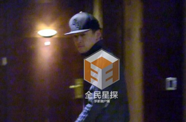 胡歌幽会富二代美女 疑似新恋情曝光(图)
