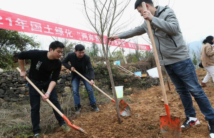 【B】重庆巫山：启动长江“两岸青山 千里林带”春季植树造林活动