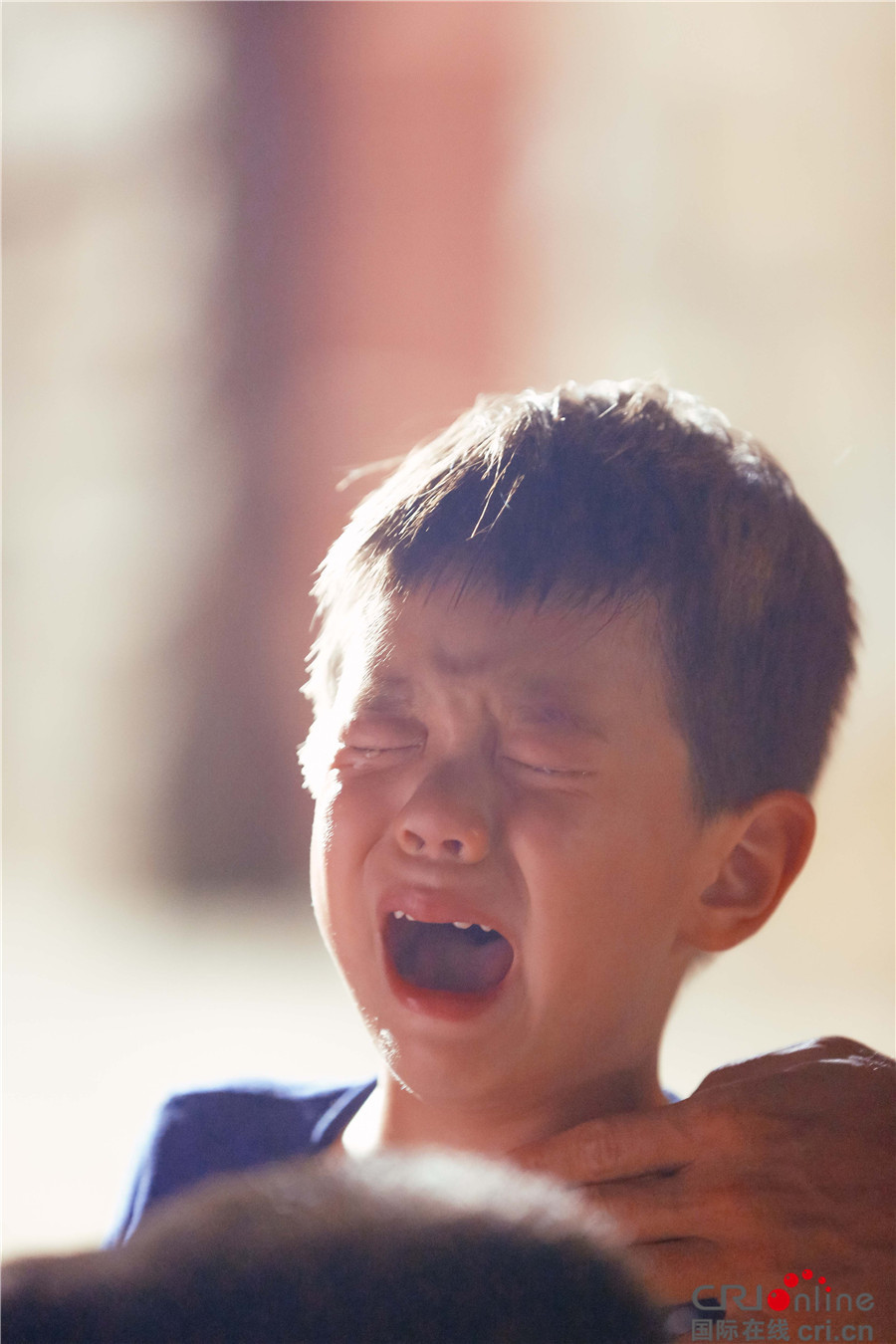《爸爸5》杜江父子面临分离焦虑 嗯哼泪奔找爸爸