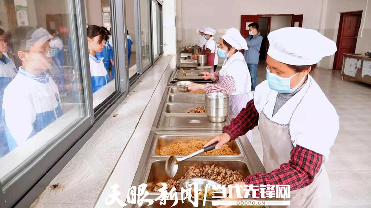 思南县：6.9万余名学生乐享“营养餐”