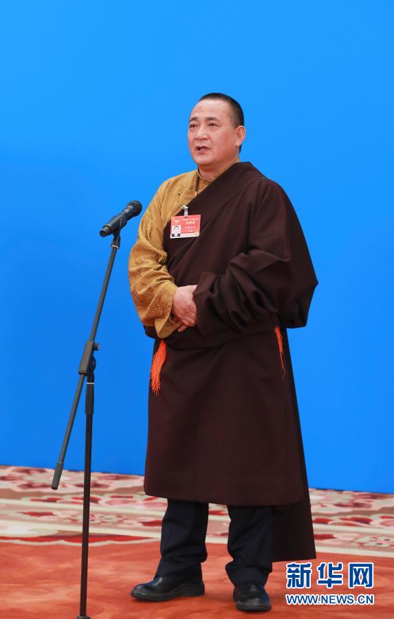 关注两会“委员通道”