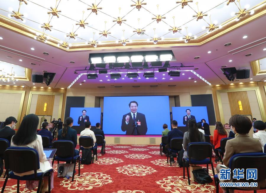 关注两会“委员通道”