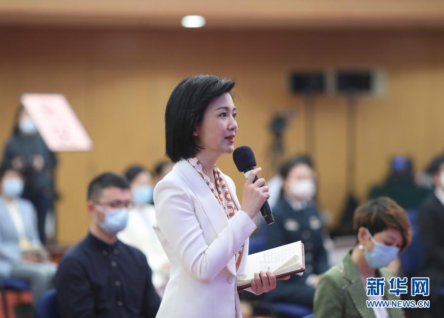 关注两会“委员通道”